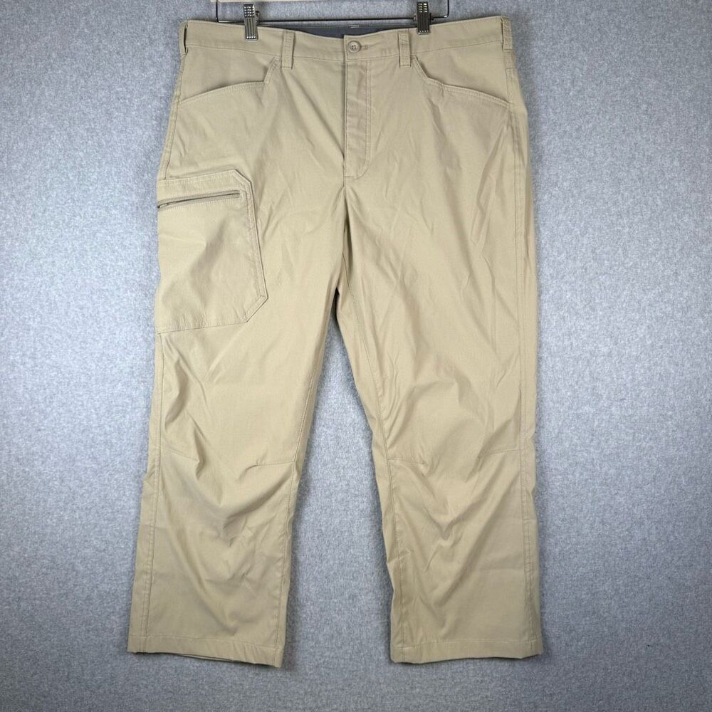 Eddie Bauer Mens Size 38x30 Nylon Cargo Pants Tan Khaki Pockets Stretch